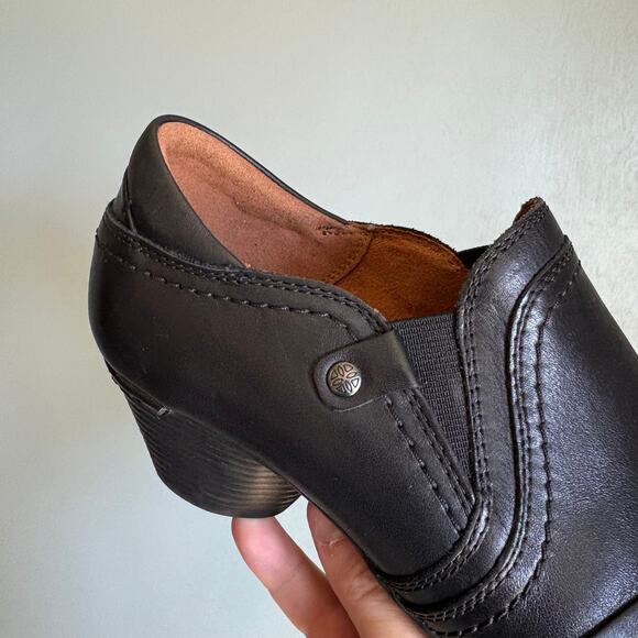 COBB HILL by New Balance Women's 6.5 Laurel Slip Ons Black Leather Heel NWOB - Picture 3 of 11